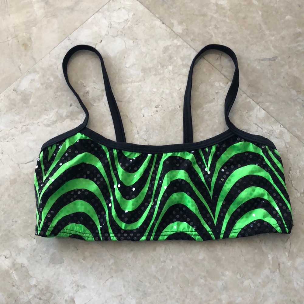 Ravewithmigente top - SUPER FLATTERING